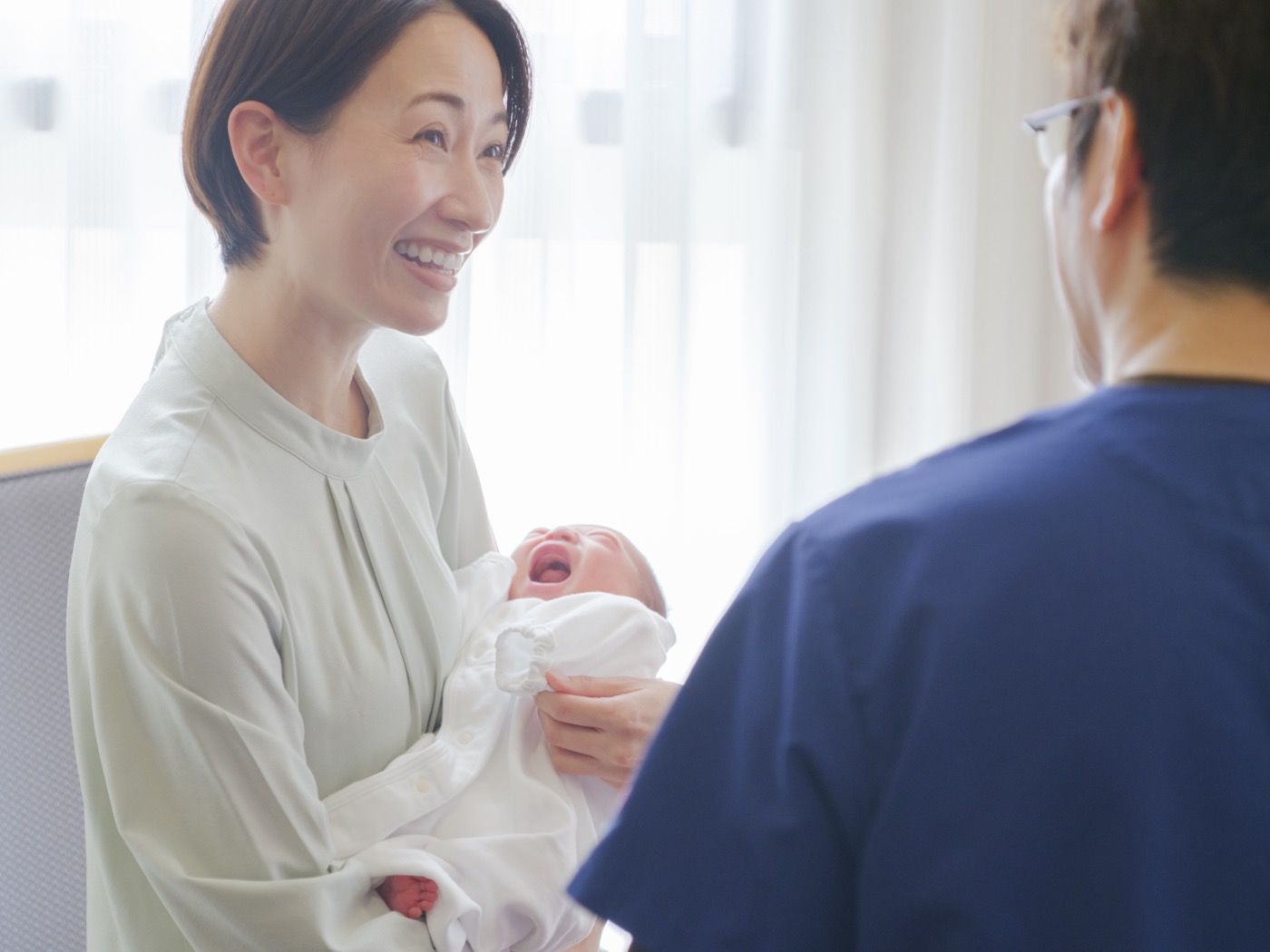 身原病院 育児相談外来(赤ちゃんと母親、医師)